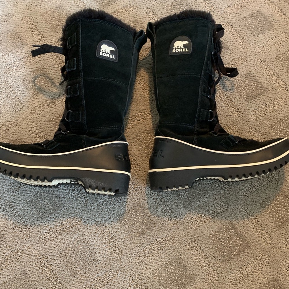 Black sorel boots